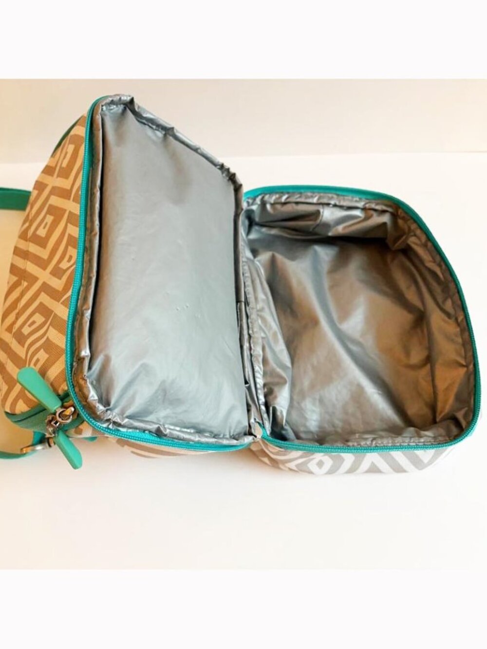 PB Teen "Gear-Up Gray Preppy Diamond" Dual Compartment Lunch Bag - Picture 5 of 6